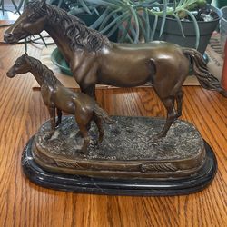 Horse Statue 