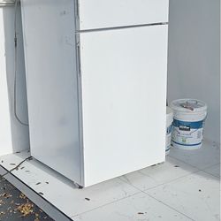 Amana Refrigerator