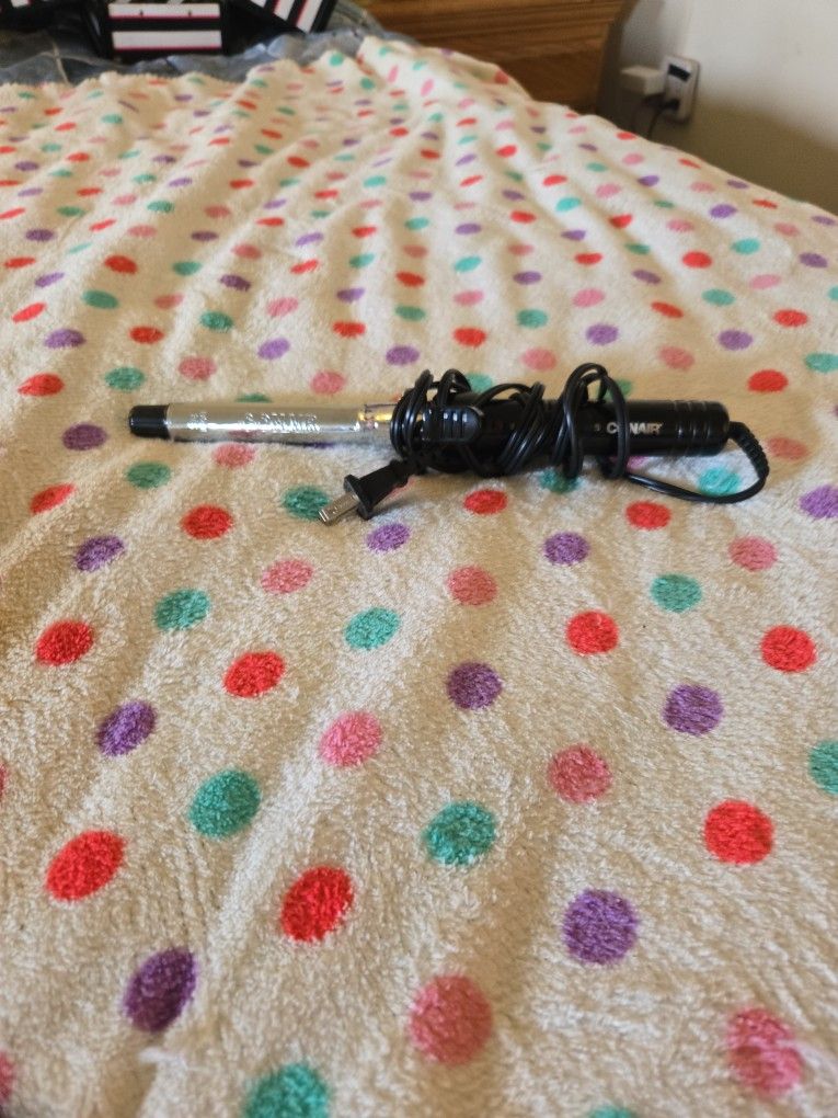 1/4 In CONAIR CURLING IRON 