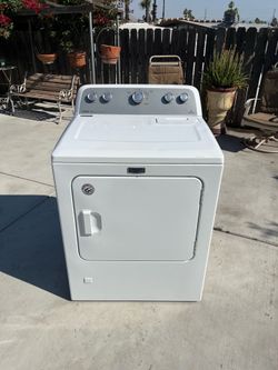 Maytag Dryer gas heavy duty super capacity plus good condition delivery and installation available