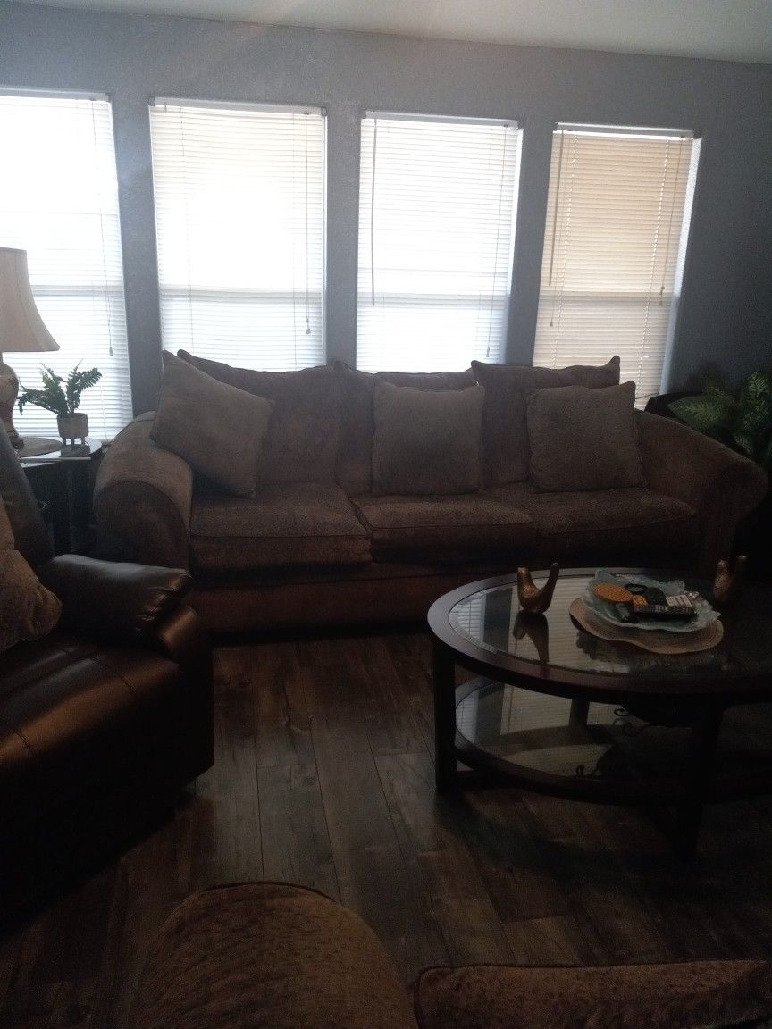 Couches for Sale in Las Vegas, NV OfferUp
