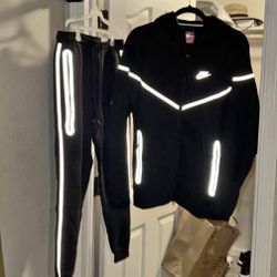 Nike Sportswear Tech Fleece Full Zip Hoodie & Joggers Reflective