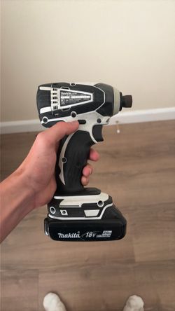 Makita Impact Driver Includes Battery