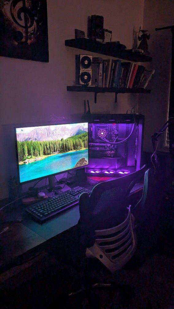 Gaming Streaming PC with 4k Monitor