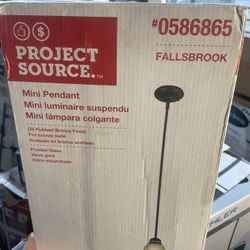 luz colgante nueva con garantía $15   la  tengo   el centro  