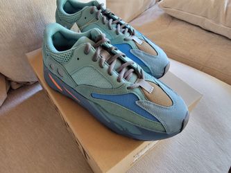 Yeezy Boost 700 - Faded Azure