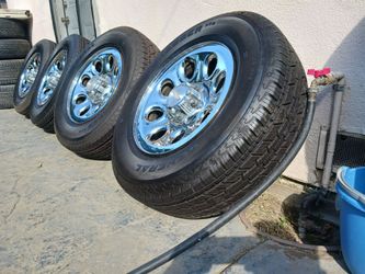 Chevy 6 lugs  255/70/17"