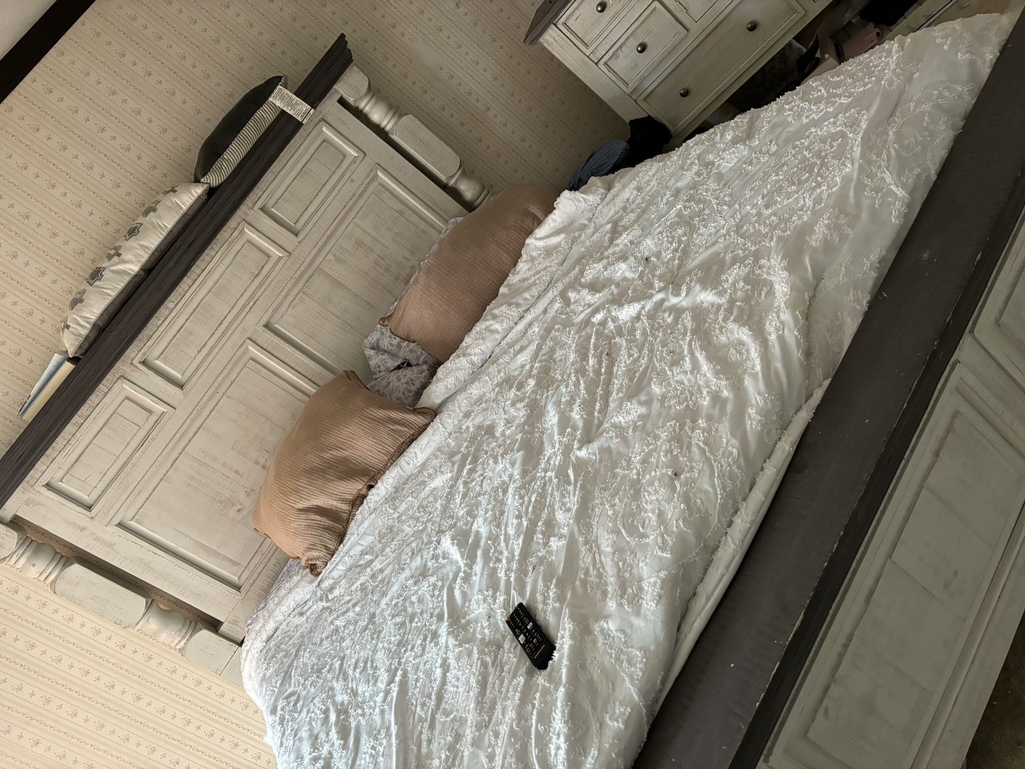 King Frame Matching Dresser 