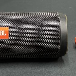 JBL Flip 4 Bluetooth Speaker With Cord