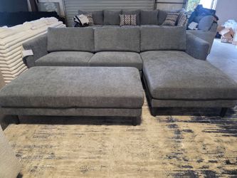 Clearance!  New Lifestyle Anna Charcoal 2pc  Sectional w Oversized Ottoman