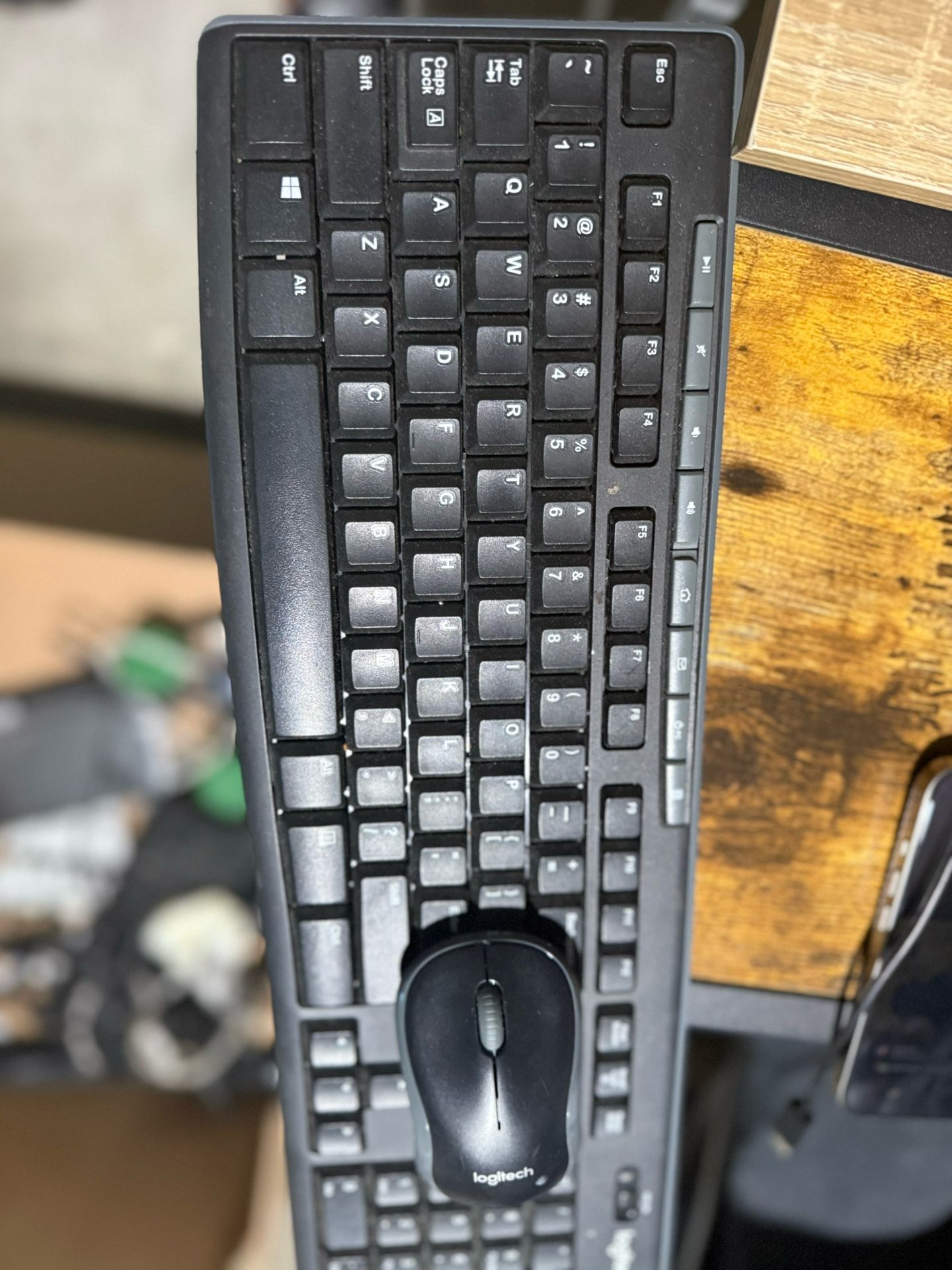 Logitech Wireless Keyboard & Mouse – $20 + Free Bonus Tech Bundle!