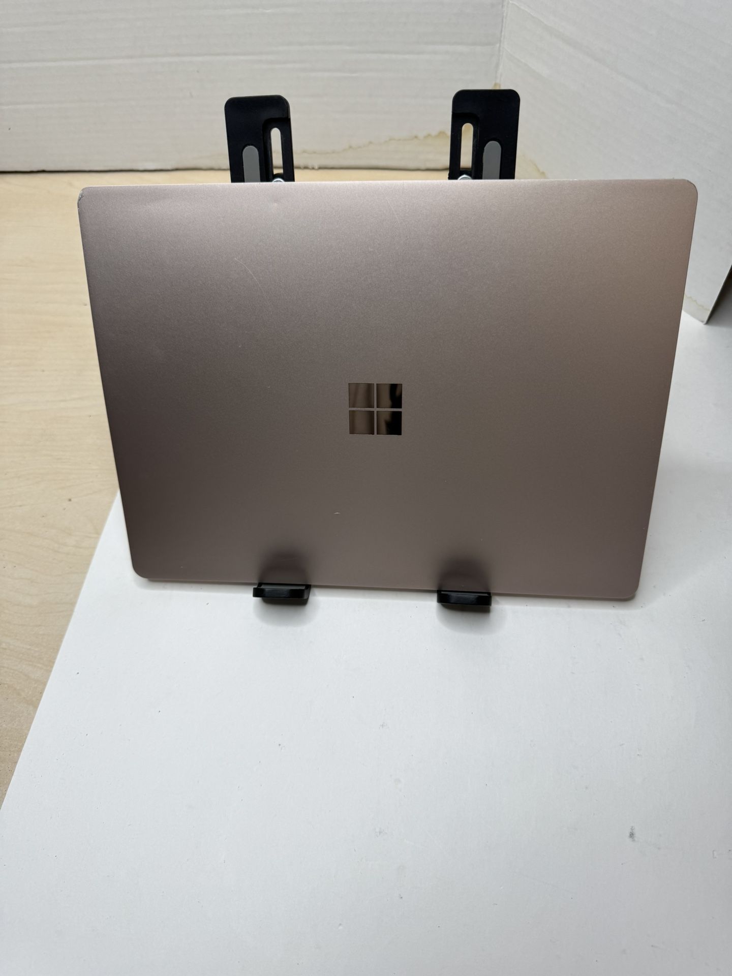 Microsoft Surface Laptop Go 2 โ 12.4โ Touchscreen i5-1135G7 8GB 128GB SSD Win11 โ 94%