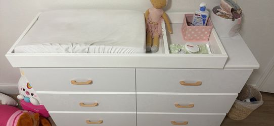 Changing baby dresser