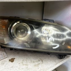 2008 Pontiac G8 Headlight Passenger Side