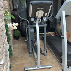 Life Fitness X1 Cross-Trainer Elliptical with Basic Workout Console