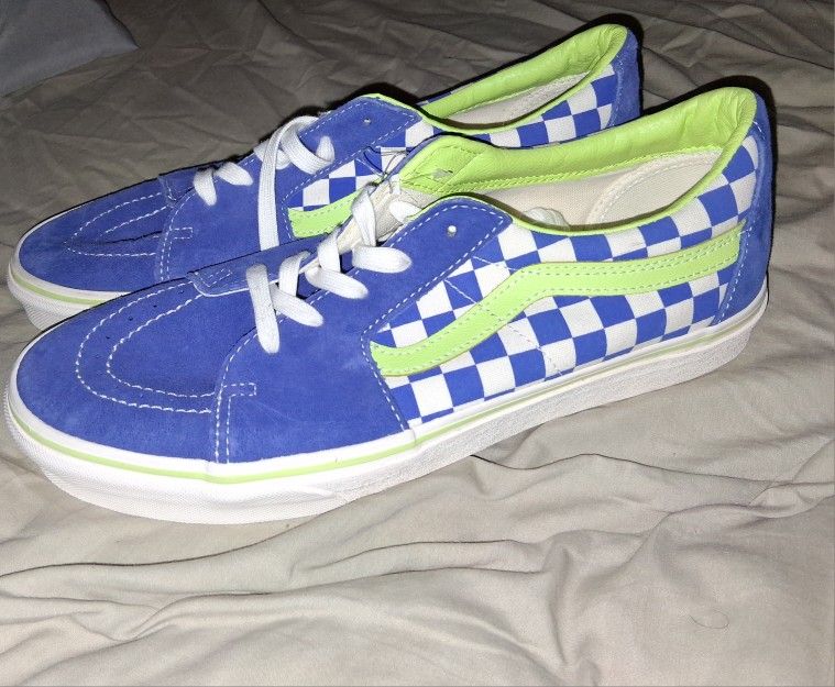 vans size 10.5 shoes 50 dollar each cada una
