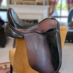 18" Dresch Dressage Saddle