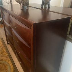 King Size Bed  Frame And 3 More Pices 