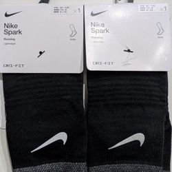 Lot of 2 Pairs Nike Spark Lightweight Running Socks Men's 6-7.5 / Women's 7.5-9