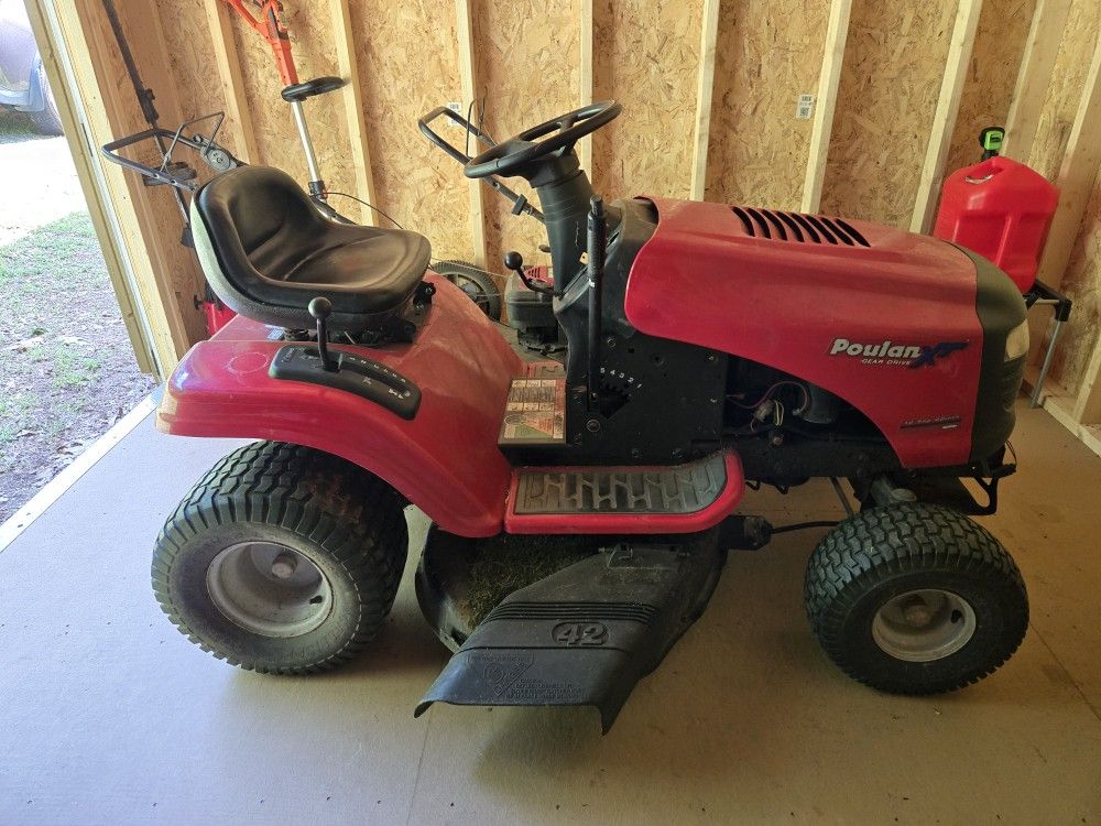 Poulan Riding Mower (42 Inch Cut)