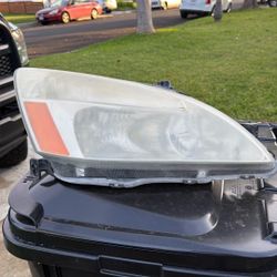 2003 Honda Accord Passenger Headlight 