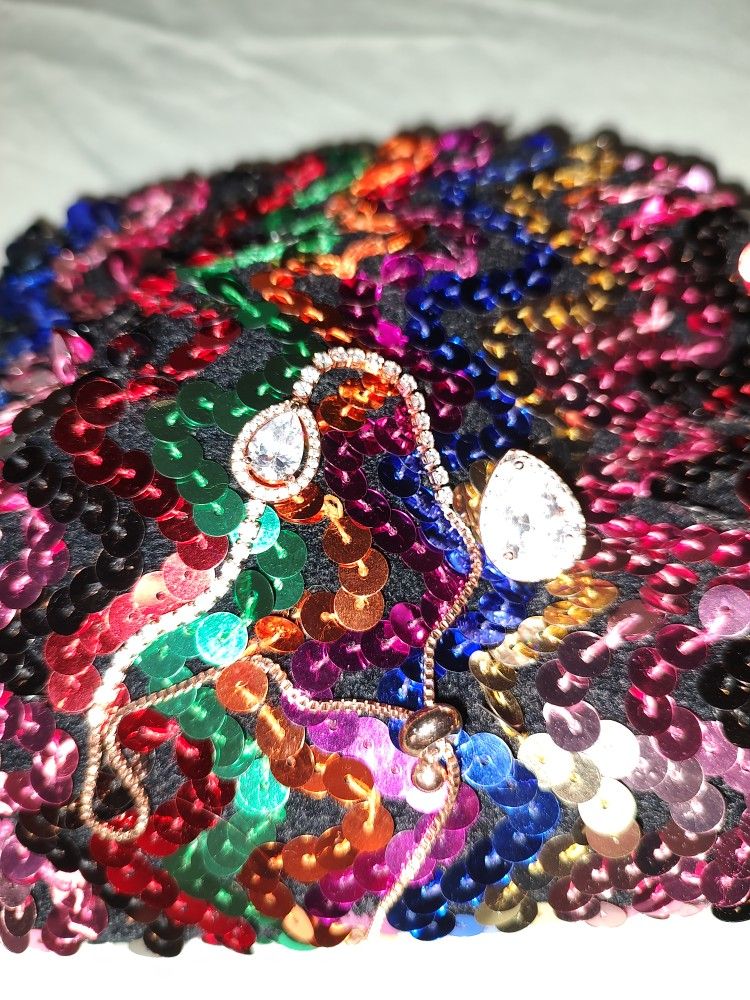 Elegant Oval Stone Shaped Diamond Bracelet with Single Earring – Great Price!