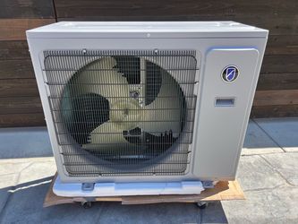 Nueva maquina friedrich mini-split heat pump condenser 24.000Btu/h solo es el motor necesita la cabesa pido $450