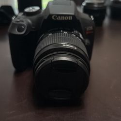 Canon T7 With 4 Lenses 