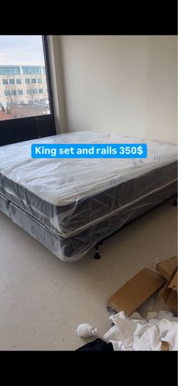 Huge sale for Mattress And Box Twin size #mattress and box 150.$ full 190$ Queen 200$ king 290$. free delivery free set up 708….289…7715… cash or Zell