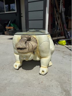 The Sumo Wrestled Table