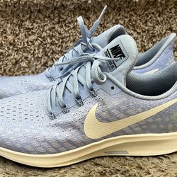 NEW NIKE  ZOOM PEGASUS  35 Mens size 10 (Aluminum Color) (light Blue)