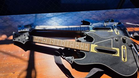2 Guitar Heroes Guitars 