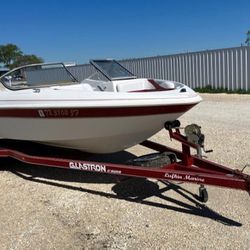 1999 GLASTRON SKI BOAT, Not running , have title 