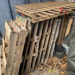 Free !! Pallets 