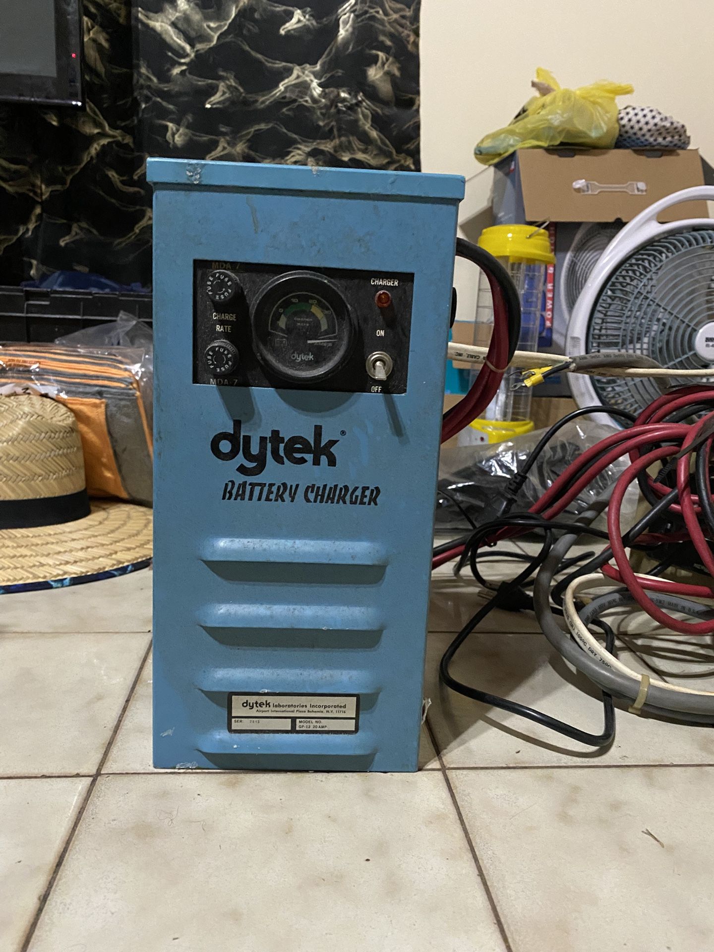 DYTEK Battery Charger