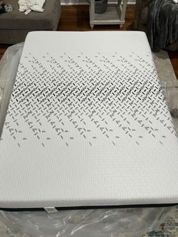 Nectar Ultra Memory Foam, Queen Size Mattress, Like New, Excellent Condition