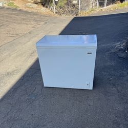 37” Wide Hard To Find Size Large Deep Chest Freezer 30 Day Warranty/free Local Delivery