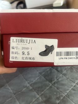 Women's red heel velvet 9 1/2