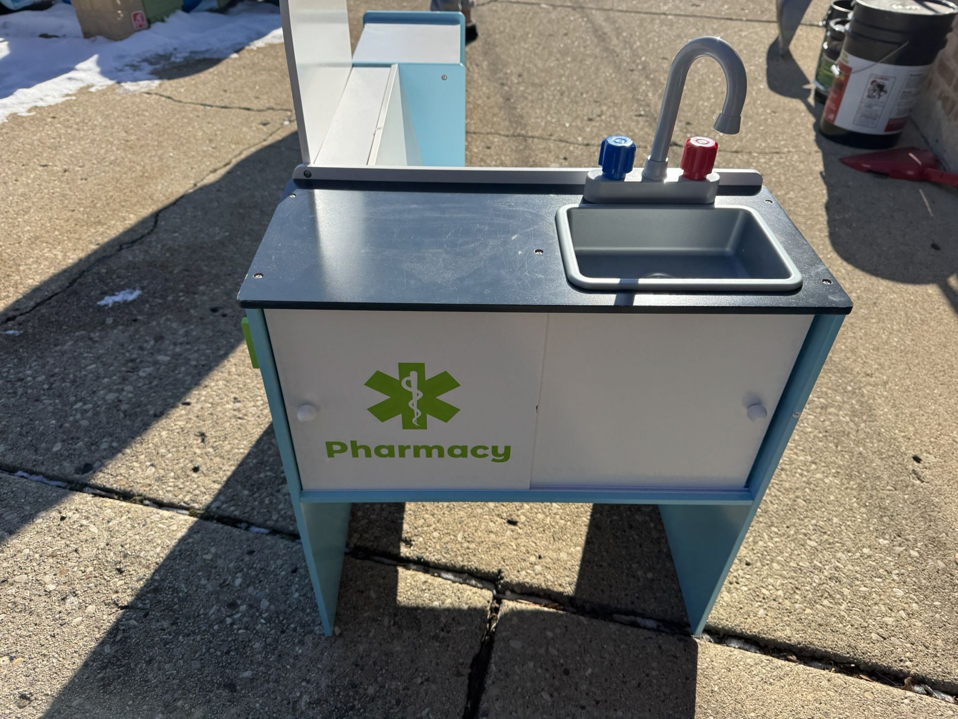 Kids Wooden Hospital Medical Centre Doctor Pretend Role Play Toy Set