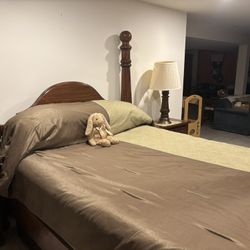 4 Poster Queen Size Bed And Bedroom Furniture 