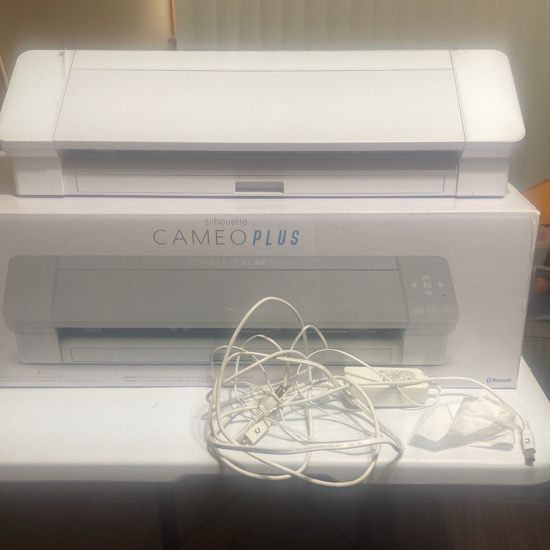 Silhouette Cameo Plus 14 Inch