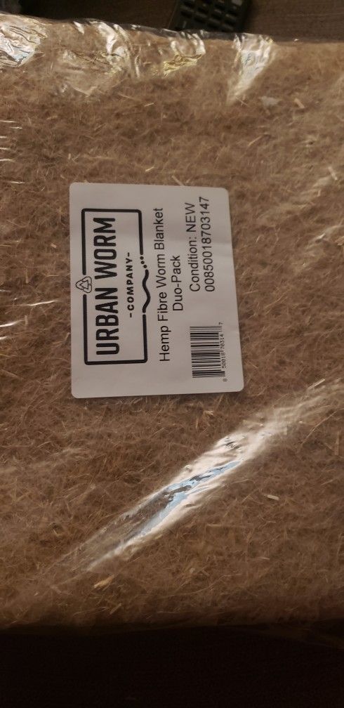 Worm Blanket - 22-in x 22-in - Keep Worms Dark & Moist with 100% Compostable Material (2)