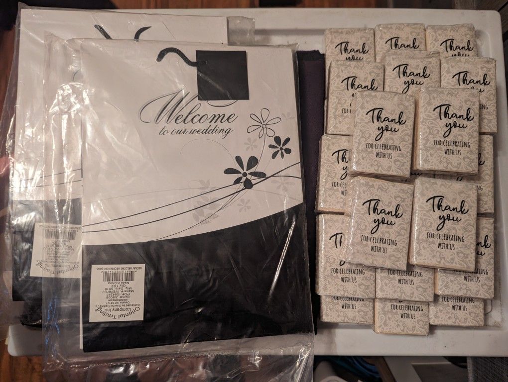 Wedding Welcome Gift Bags & Tissue Packets