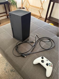 Xbox Series X (with Controller)