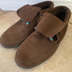 Vans Suede Moccasin Shoes – Women’s 8 (Rare Style, Excellent Condition)
