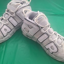 Boys Nike Air Shoes Size 5 Youth