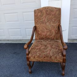 Vintage Accent Chair With Sculpted Arms Andlegs