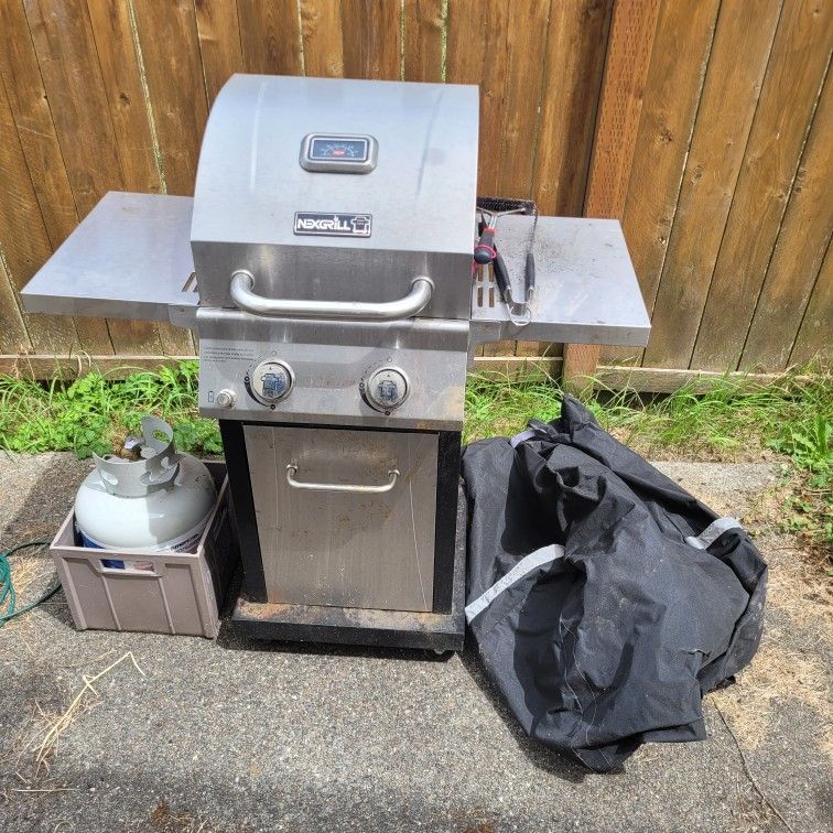 Free Grill + Gas tank in Spanaway