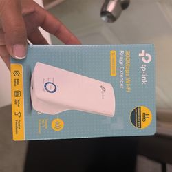 TP-Link 300 Mbps Wi-Fi range extender