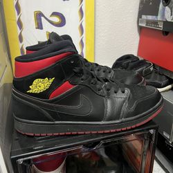 Air Jordan 1 Retro Mid